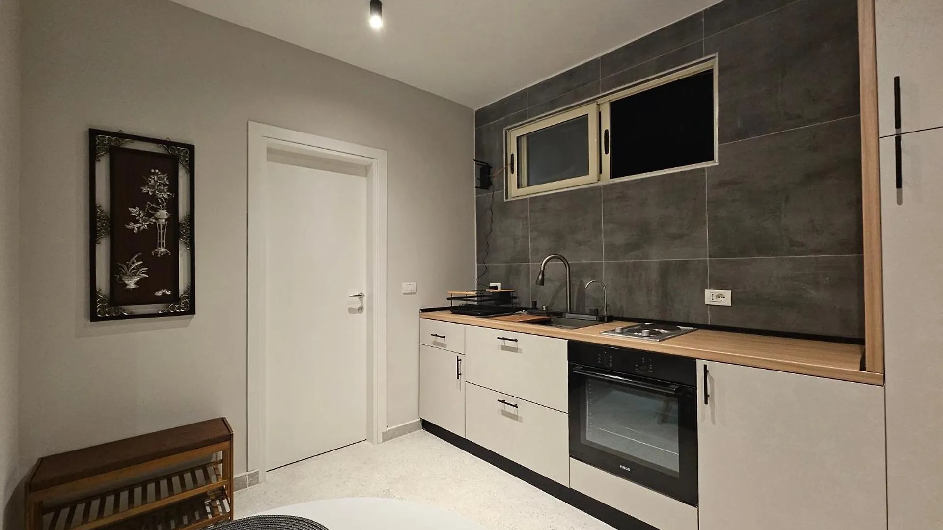 Studio Apartment Near Pazari Ri Τίρανα